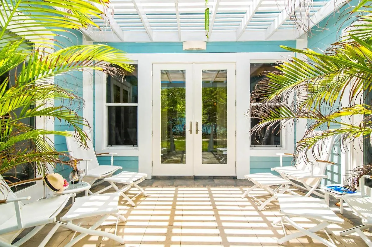 Papaya Cottage - Micro-Resort In West Bay