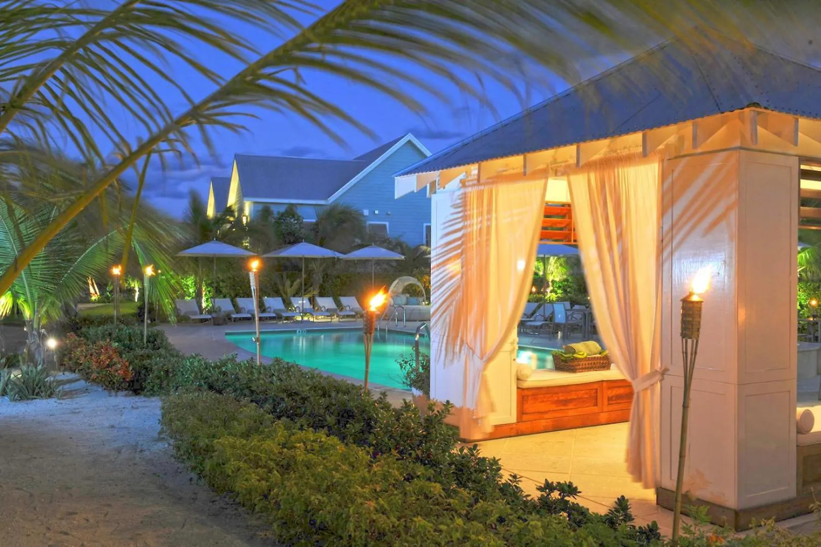 Papaya Cottage - Micro-Resort In West Bay Cayman Islands